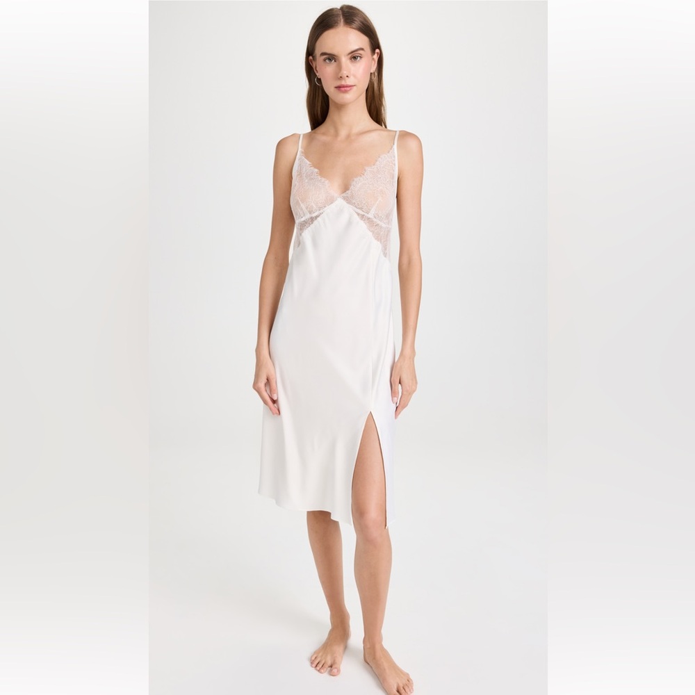 NWT Honeydew Intimates woven and lace chemise slip